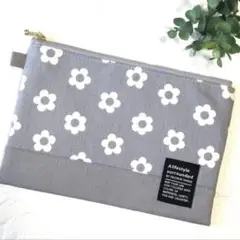 4550✿20cmフラットポーチ✿カードポケット付き✿北欧花柄グレー