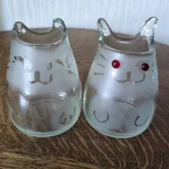 猫の形 ガラス置物 透明 赤い目　ペン立て