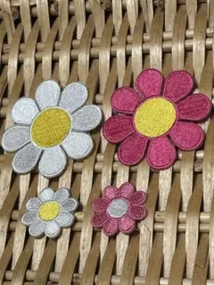 【未使用】花の刺繍　ワッペンセット　大・小　ホワイト・ピンク