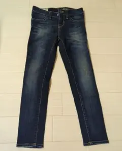 Item thumbnail for item 1bb96f14-0b67-4a7d-a75b-e7a1522664fb