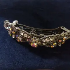 エレガントなクリスタルヘアクリップ