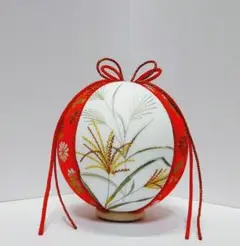 手鞠　刺繍ススキと小菊