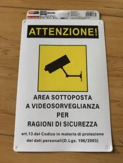 監視カメラ 警告サイン　イタリア語