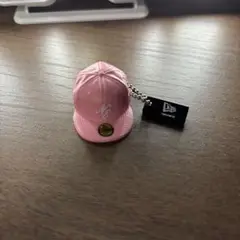 New Era ミニキャップキーホルダー ピンク