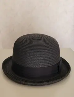 黒のストローハット ボウラー型　麦わら帽子