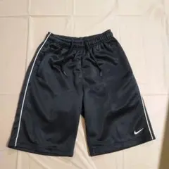 Nike ブラック ハーフパンツ