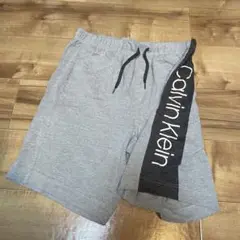 Calvin Klein グレー ショートパンツ M