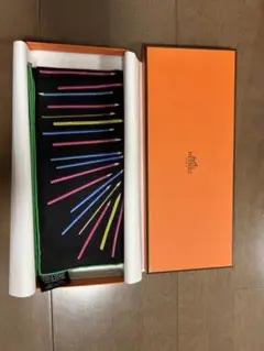エルメス スカーフ 色鉛筆 黒