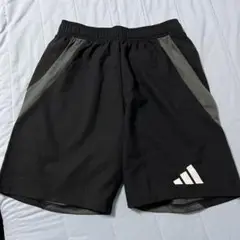 adidas ブラックショーツ A/M