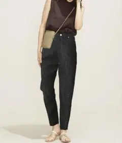 ハイウエストテーパードデニムパンツ