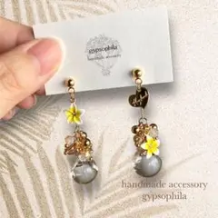 【No.190】ハンドメイドピアスイヤリング、ハワイアン、プルメリア、クリア鈴丸
