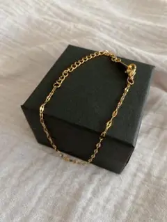 新品＊ゴールドチェーンブレスレット　ステンレス　華奢　アクセサリー