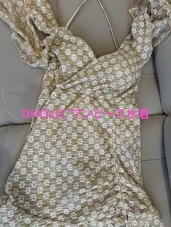 未使用品　DHOLIC 花柄ベージュワンピース水着