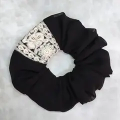 シュシュ★ホワイト刺繍ブラック