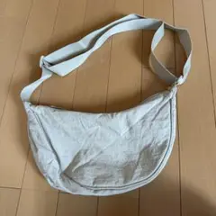 ユニクロ　ラウンドミニショルダーバッグ