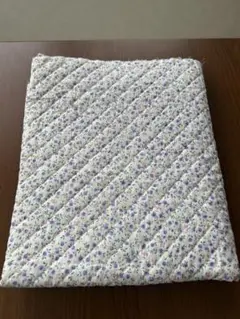 キルティング生地 白地 花柄　ハンドメイド