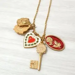 美品 アミジェダ メダイ 馬蹄 ネックレス チャーム5個 ゴールド 美品 アミジェダ メダイ 馬蹄 ネックレス チャーム5個 ゴールド