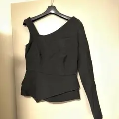 BCBGMAXAZRIA 袖ジッパー　ワンショルダートップス