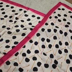 シルク ストール さくらんぼ柄 ピンク縁取り　未使用品