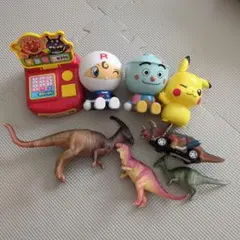 おっきなアンパンマンマスコット　てんどんまん　ロールパンナ　ピカチュウ　恐竜