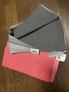 水玉　ドット模様　綿　生地（赤・黒）約108×200cm 2種セット