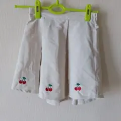 さくらんぼ刺繍 ホワイトプリーツスカート