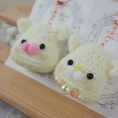 おむすびねこ　２個セット　編み物　編みぐるみ　チャーム　かぎ編み