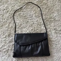 黒 レザー ショルダーバッグ