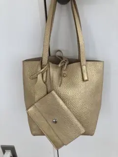 本革ゴールドバッグ