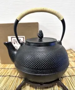 ＵＳＥＤ、良品　南部鍋元造 １８型丸平形アラレ　南部鉄瓶　南部鉄器　鉄瓶 Amazon | 南部運南堂 南部鍋元造 12型アラレ 南部鉄瓶 南部
