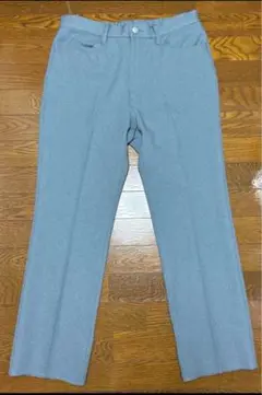 GU センタープレスストレートパンツ　ブルー
