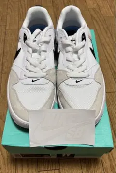 【新品未使用】NIKE SB アリウープ　27cm ステッカー付