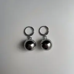 シルバーボールピアス