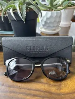 美品　ブラックフライズ　サングラス