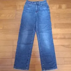 ユニクロ ハイライズストレートジーンズ