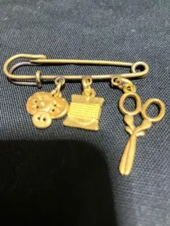 アンティークブロンズカブトピンブローチ チャーム 手芸品 手作り
