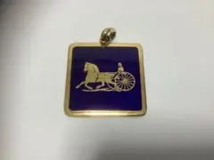 セリーヌ馬車チャームアクセサリー ゴールド×ネイビー系