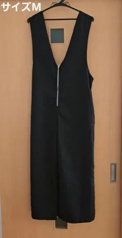 黒ノースリーブワンピースジッパー付き