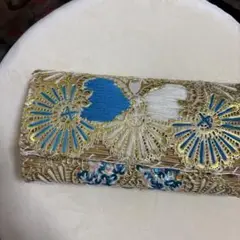 青と白の刺繍 クラッチバッグ