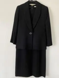 新品同様ニナリッチ★絹シルクウール★高級スカートスーツ★結婚式フォーマルに★7号 8690. ニナリッチ フリル ジャガード ブラックフォーマル