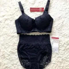 Item thumbnail for item d59150b0-4e81-4ee3-89bc-a10da41f74c1