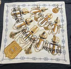 HERMES エルメス　クリケティス　剣　カレ90 大判スカーフ　ゴールド
