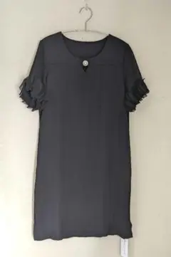 新品Sawa à la modeサワアラモード黒ビジュー付ペタルフリルワンピース