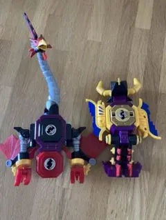 キーボッツ　ドラゴン型可動おもちゃ