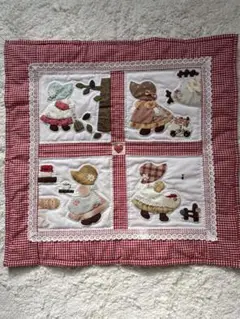 ★スーちゃんのタペストリー★赤チェック・ハンドメイド