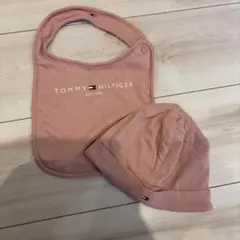 TOMMY HILFIGER ビブと帽子セット ピンク