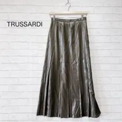 【TRUSSARDI】艶感フェイクレザープリーツスカート（42/XL）光沢感