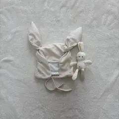 うさぎ帽子とぬいぐるみ