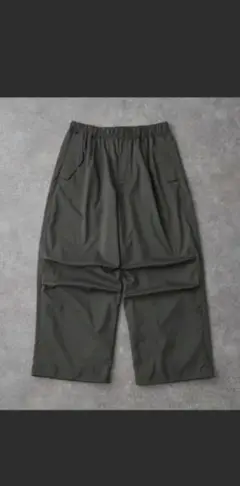 新品未使用　ワイドパラシュートパンツ