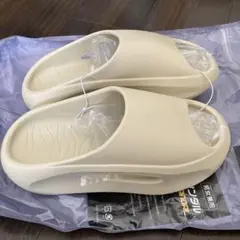 軽フィットサンダル　ベージュ　〔スニーカー28cm履いてて丁度良いくらいです〕